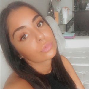 Meet your Posher, Christina